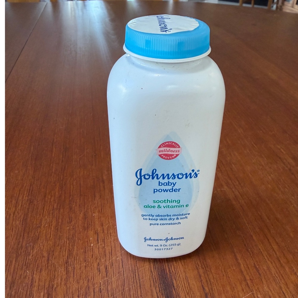 Johnson's Baby Powder Soothing Aloe & Vitamin E Pure Cornstarch 9 Oz 2011